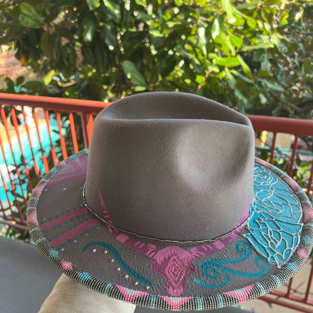 Custom beaded hat - Picture 4 of 5